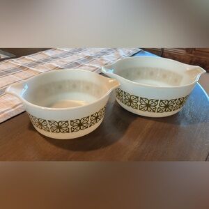 Two Pyrex bowls